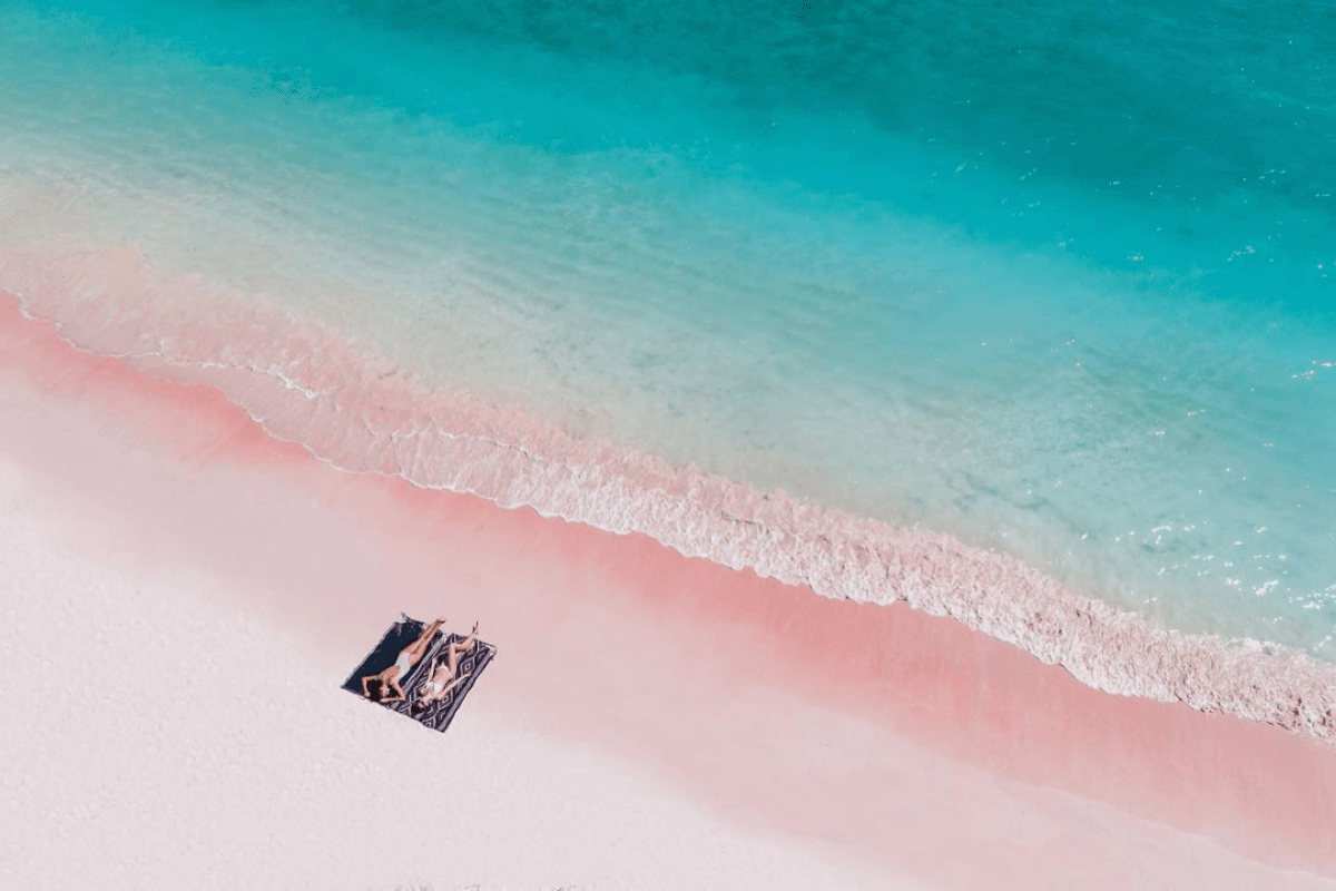 Discover the world's pretty pastel pink beaches