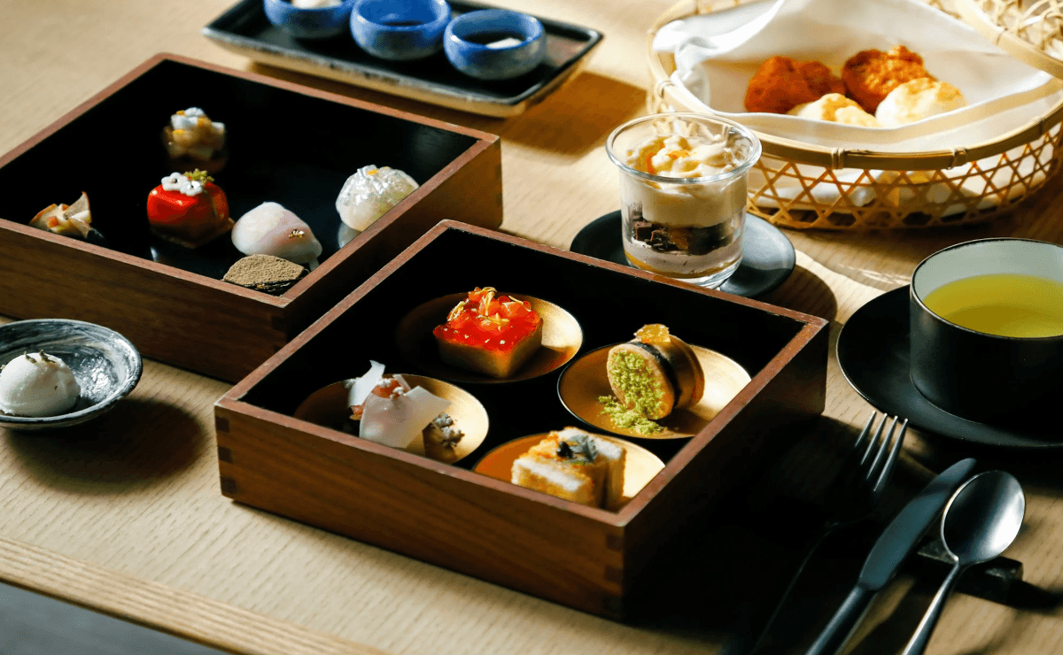 The world's best hotel perks, from helicopter transfers to Rolls-Royce rides