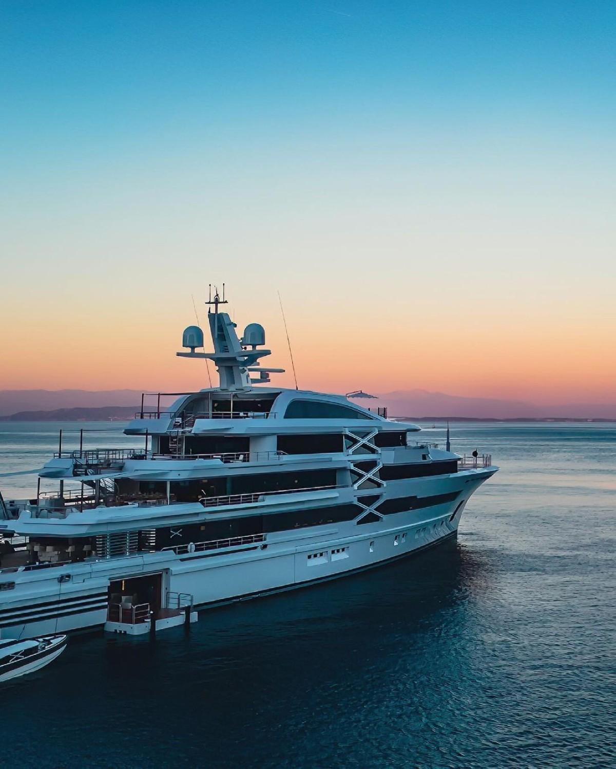 How will Sindalah Yacht Club rival Europe's luxury yachting destinations?