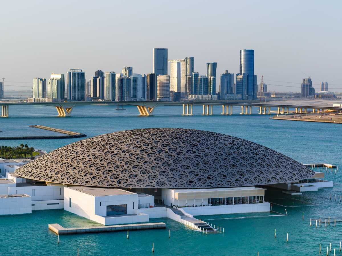 L’ÉCOLE Middle East and Louvre Abu Dhabi unveil a gemstone odyssey