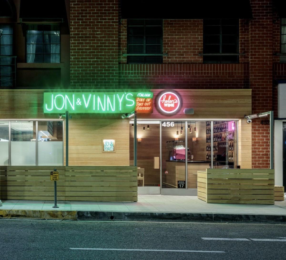 جون أند فينيز يُحضر وصفاته الإيطالية الأميركية إلى الرياض