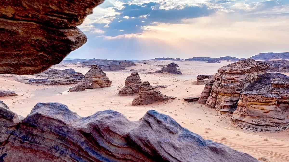 منتجع شرعان: فخامة واستدامة في عمق الصحراء