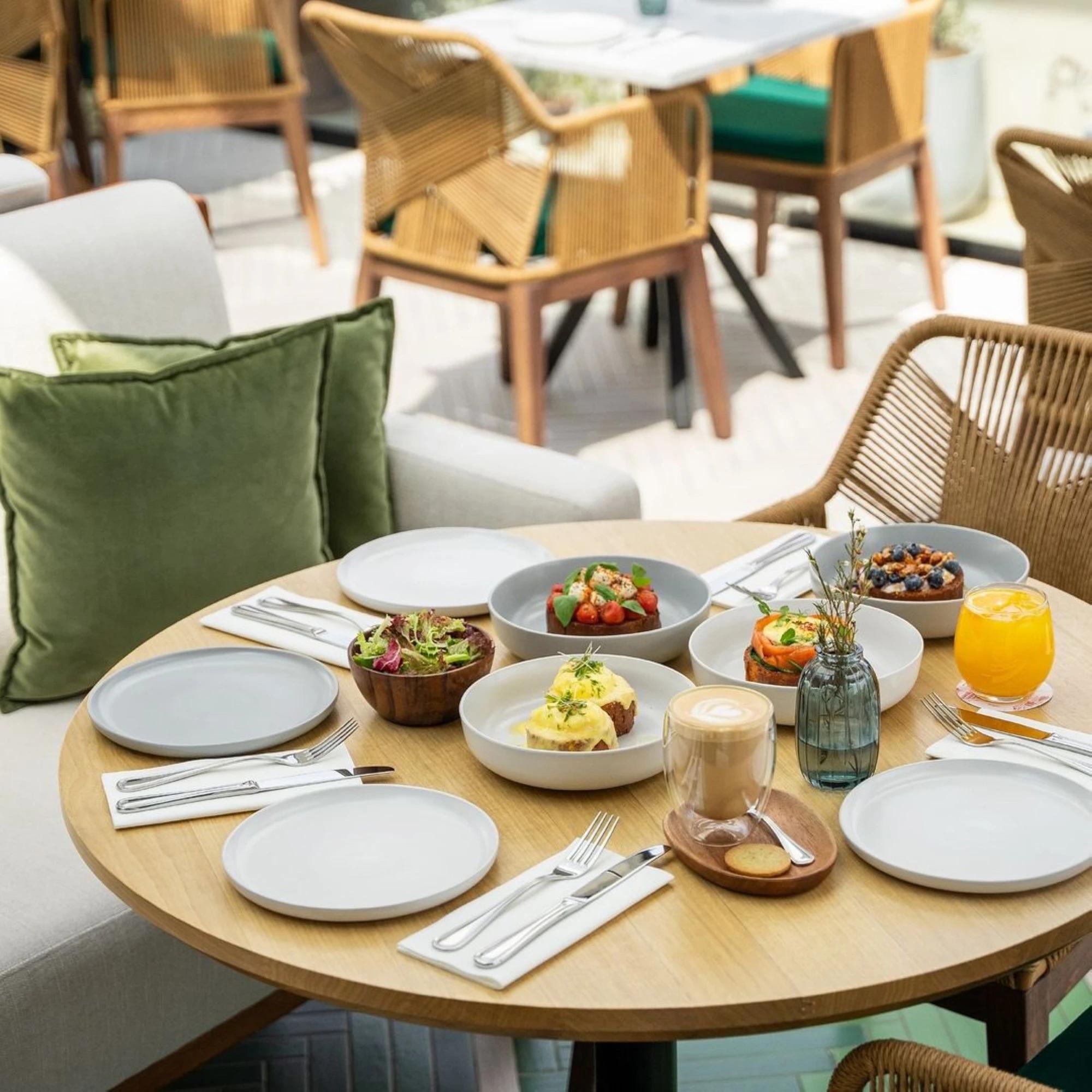 8 مقاهٍ تقدم أروع تجارب الإفطار في الرياض