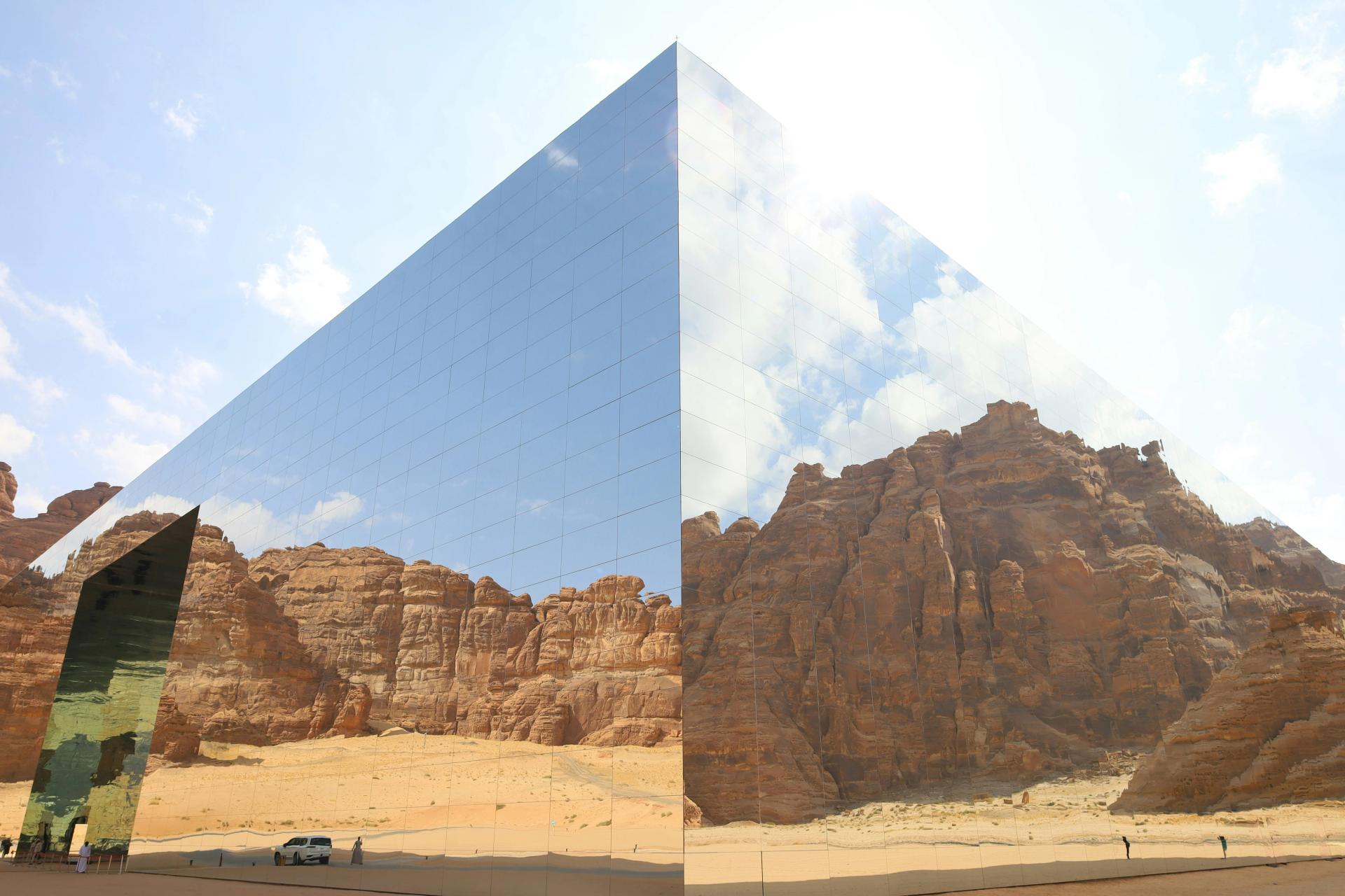 العلا تجمع مؤثري العالم في قمة صناع المحتوى 2025
