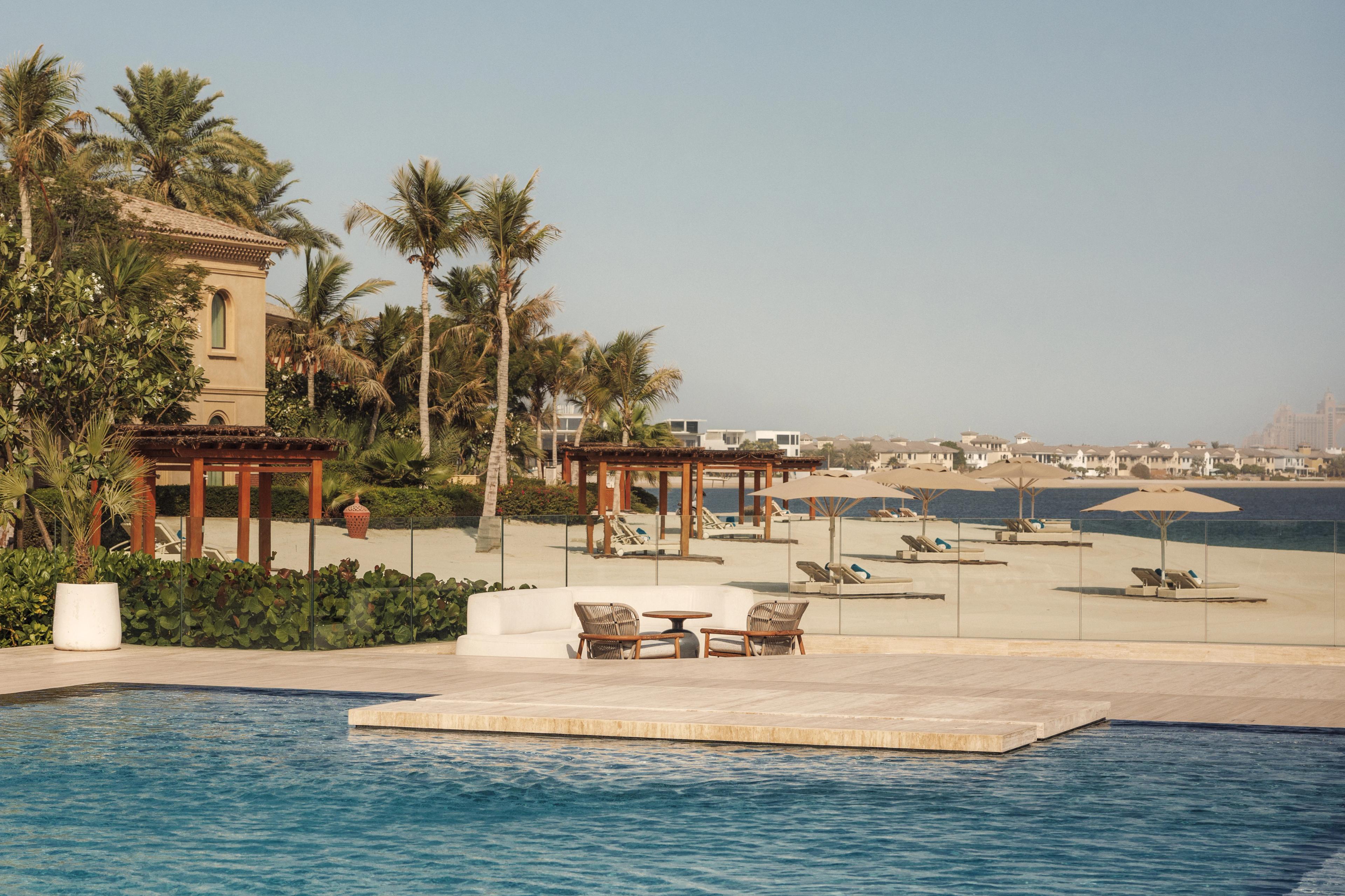 لمحة عن أفضل وأفخم المنتجعات الشاطئية في الإمارات