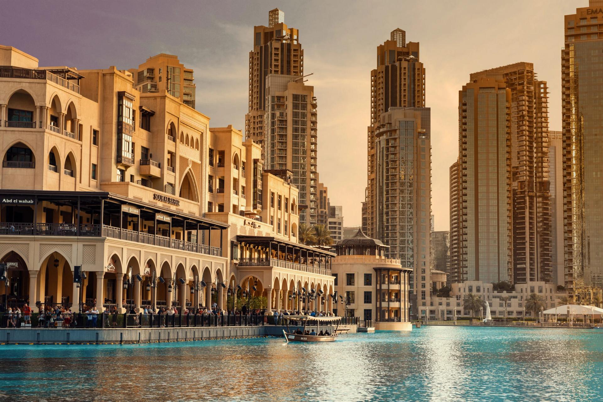 قائمة أكبر وأفخم المولات والمراكز التجارية في الإمارات
