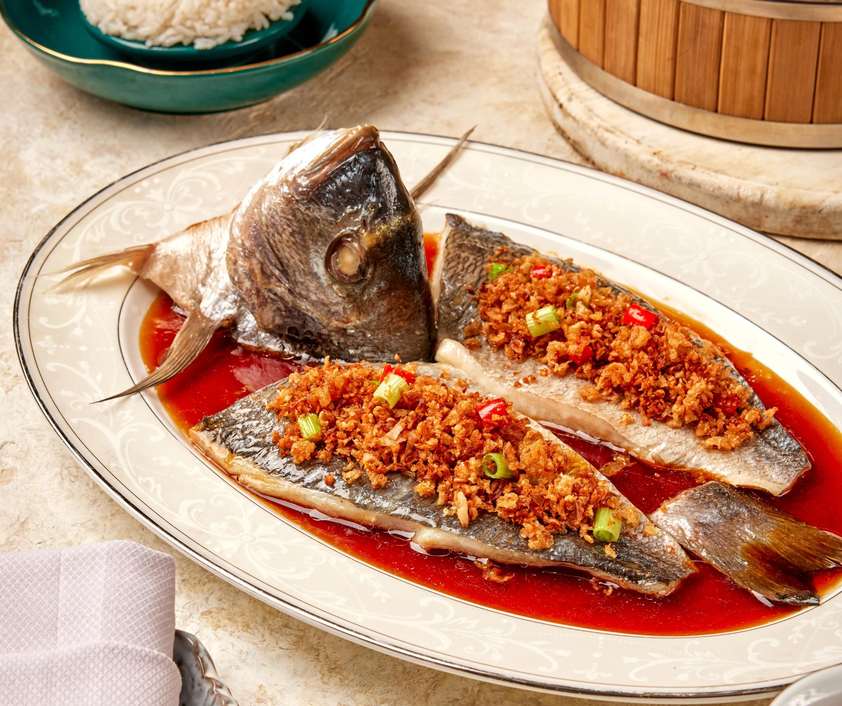 من شانغ بالاس إلى مائدتك: وصفة سمك الدنيس مع صلصة الصويا الملكية