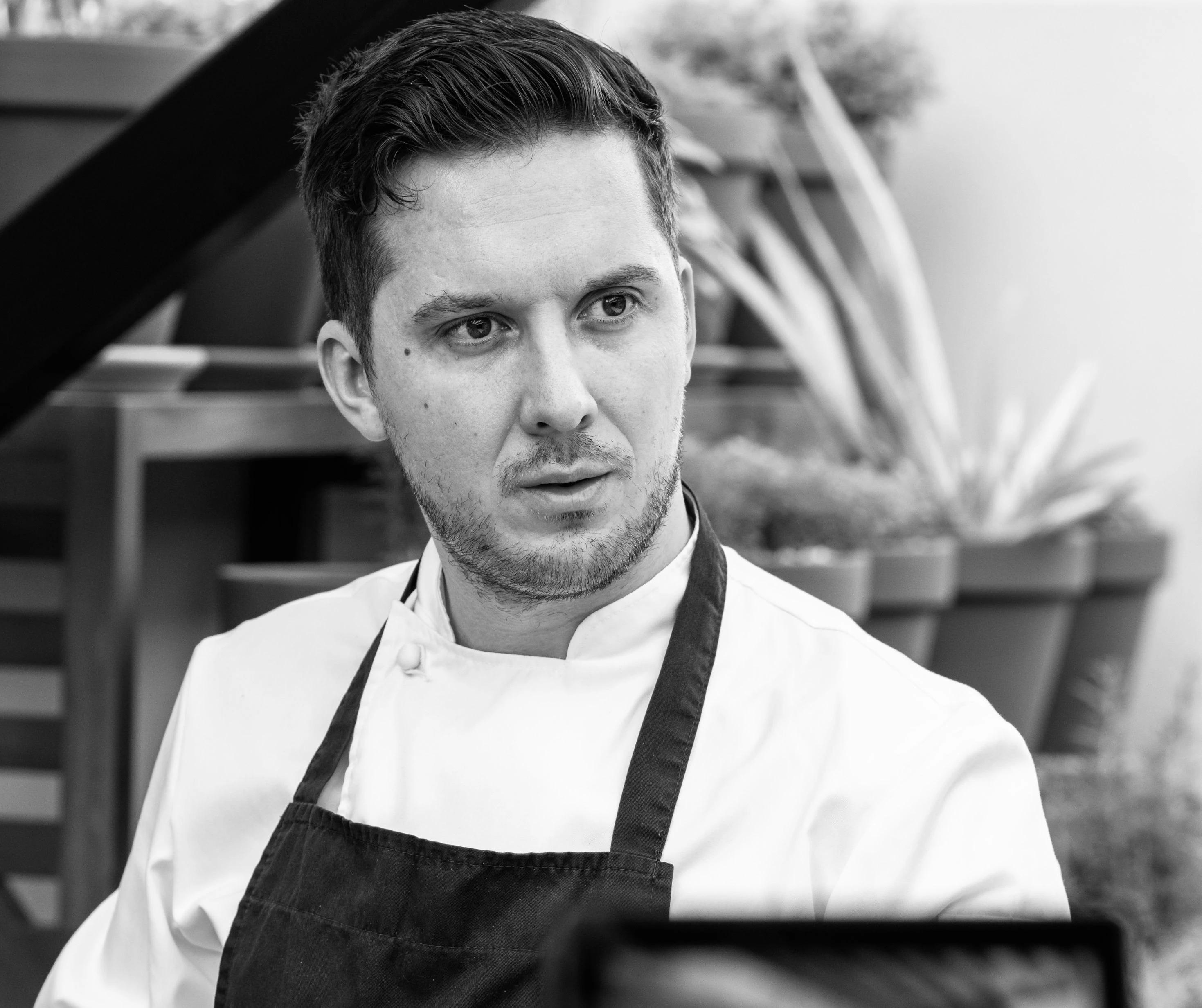 الشيف إيونيل كاتاو بين الفخامة الحديثة والتراث الإماراتي في قربوا