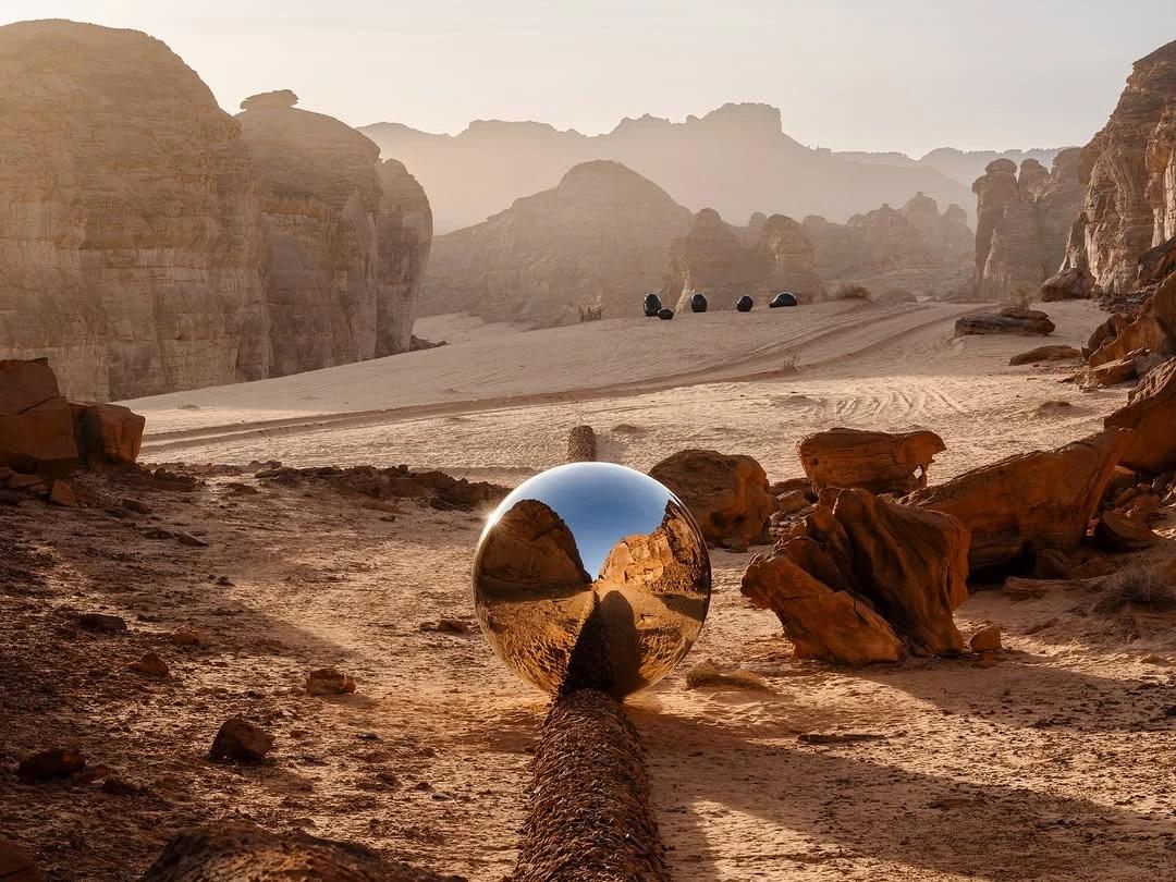 صحراء X العلا يعيد تصوّر الطبيعة والثقافة من خلال أعمال رائدة