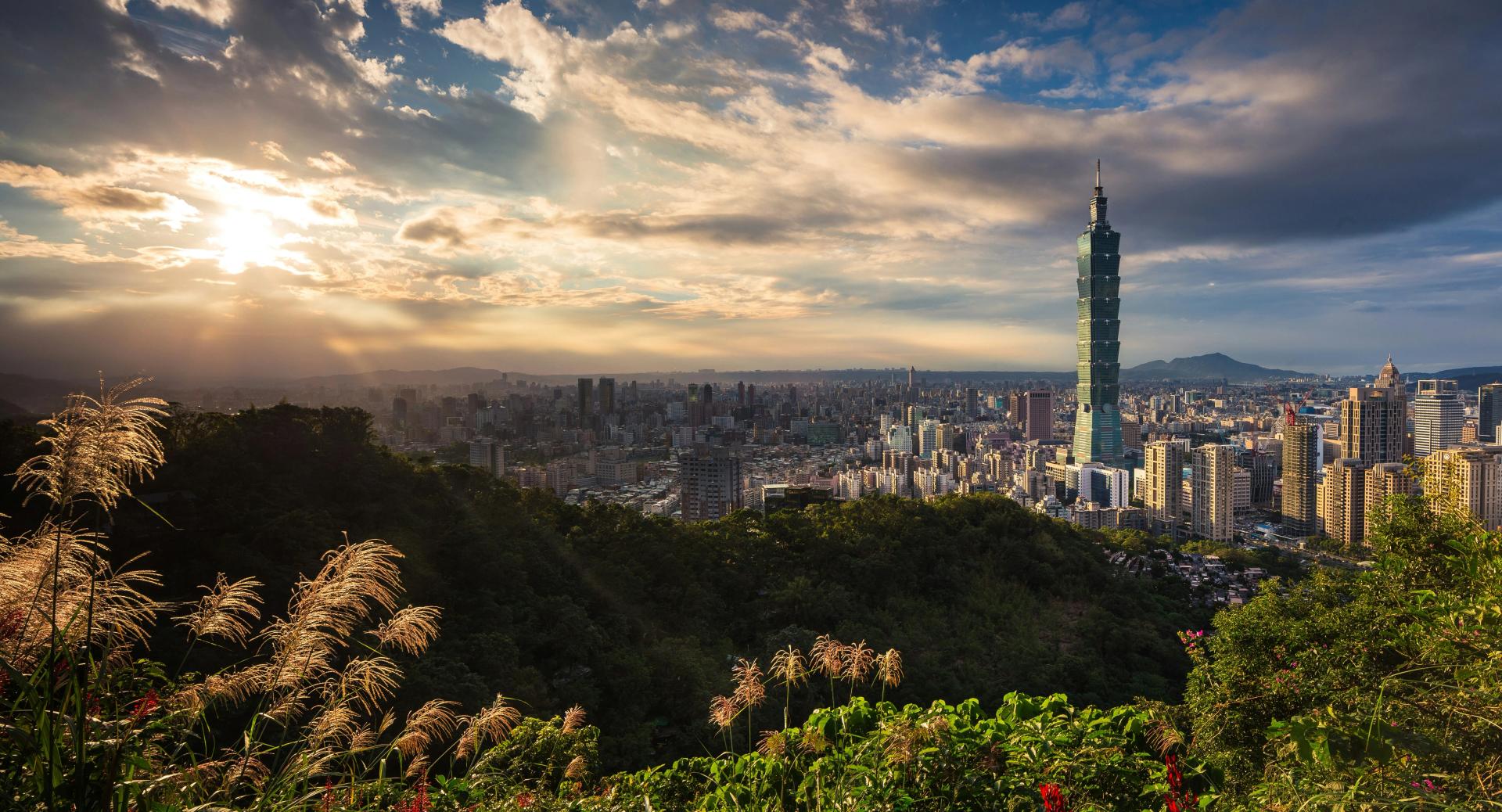 Taiwan: Unsplash Thomas Tucker