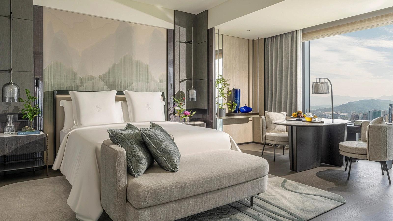 Hotel Review: Four Seasons Hangzhou at Hangzhou Centre, China