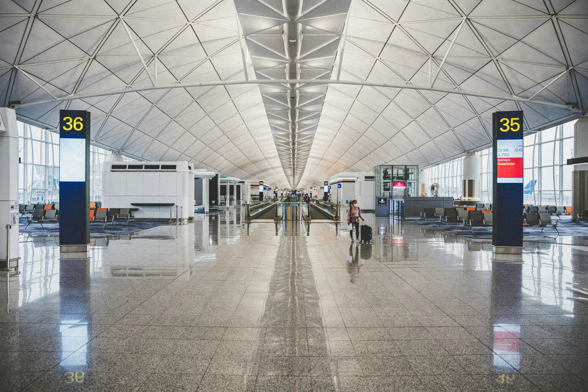 Unsplash: Hong Kong International Airport