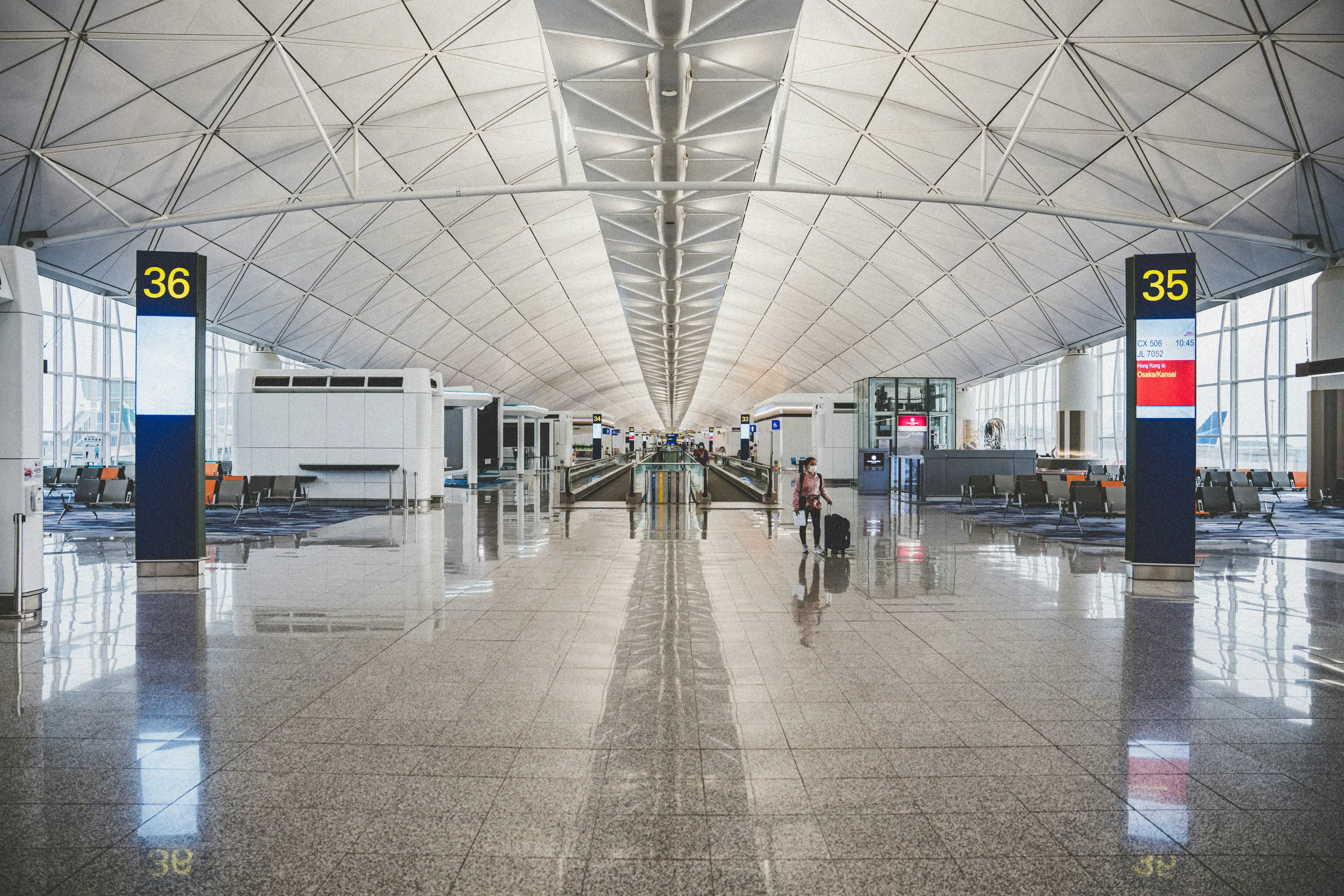 Unsplash: Hong Kong International Airport