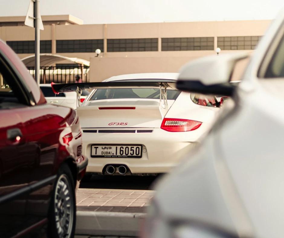 هل تخطط للانتقال إلى السعودية؟ إليك ما يجب أن تعرفه عن قيادة سيارة مسجلة في إحدى دول مجلس التعاون الخليجي